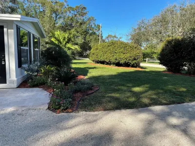 Quiet Peaceful Private house. Tranquil setting 10 minutes to the beach