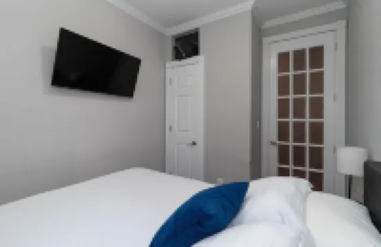 Lovely 2 bedroom Central Manhattan