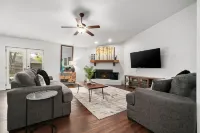 The Haven-Cute 3BR in Town