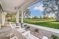 Heated Seasonal Pool, Hot Tub, Golf Course Home with Putting Green, Dogs Welcome - 5-Star