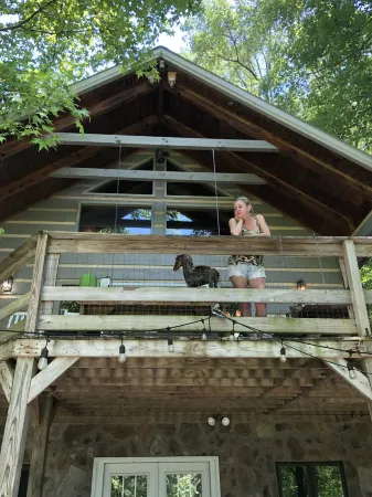 Tlea Farm Mountain Log Cab. 73 Acres of Trails and Horse Paddocks 2 Steams+Lake