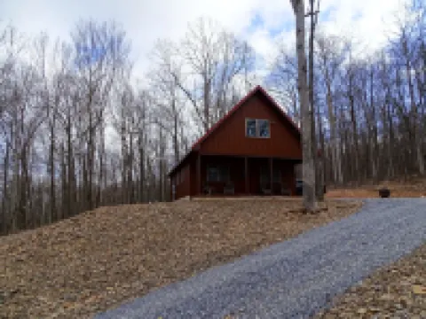 Cabin near Saxton/Raystown KOA and minutes from Trough Creek and Raystown Lake.