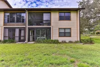 Beautiful 2 Bed 2 Bath Condo. Pool, Golf