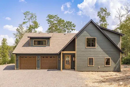 Aurora Lakeside Retreat Отели в г. Уайт