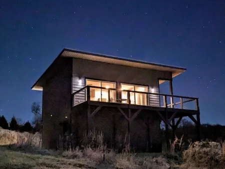 Sunsets over the mountains! Deer grazing daily! A truly pastoral setting!