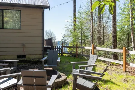 Gorgeous Lake View! HotTub & FirePit & Lake access & King beds