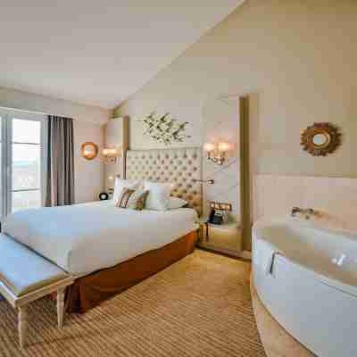 Grand Hotel Des Sablettes Plage, Curio Collection By Hilton Rooms