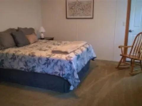 Creekside Comfort Hotels in Venango County