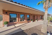 5 Bedroom HILLTOP Modern Breathtaking 360 degree VIEWS Heated Pool Spa Sleeps 16 Hotels near Limited Additions