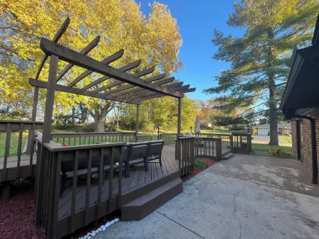 Tranquil Nature Retreat—Private, Quiet Neighborhood Near Dayton & Universities