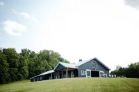 Breathtaking Log Cabin at the Stables at Strawberry Creek Hotels near Union Baptist Church
