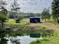 Charming Tiny House Escape<br> Hotels in Bald Knob