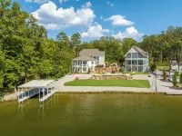 6BR Luxe Lakefront Home, Private Pool, Hot Tub, Boat Dock, Putting Green, Views