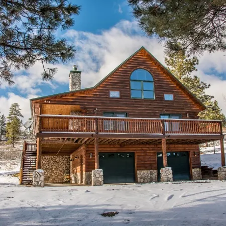 Enjoy Peace & Wildlife- Stunning Log Home w/ Mountain Views!  Pagosa Springs, Co