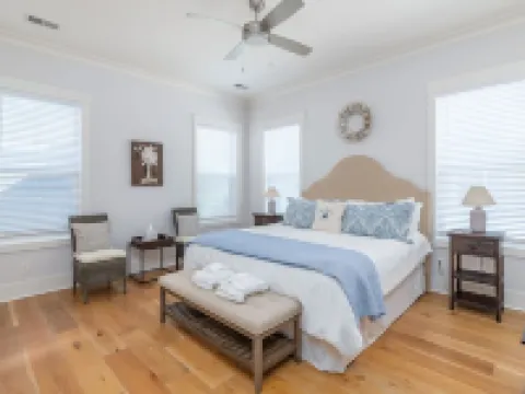 Old Town Bluffton Home + FREE Golf Cart Luxury Home - Sleeps 8 Hotels in Bluffton