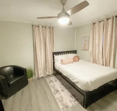 THE Exclusive Retreat! Chique! Stylish! RENOVATED!
