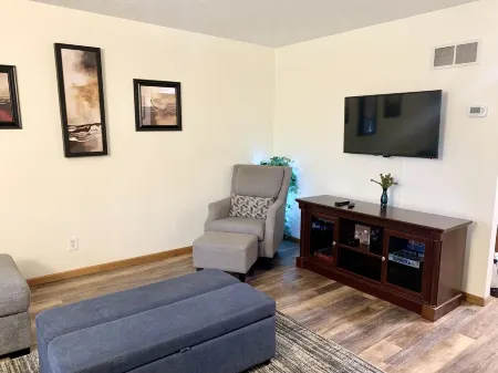 The Cozy Den located near the Ark Encounter