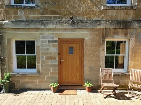 Private Suite near Bradford on Avon town center Отели рядом с достопримечательностью «Tithe Barn»