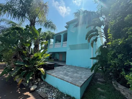 Direct Gulf access 4-bedroom estate with a private boat dock Отели в г. Эрнандо-Бич