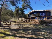 Cabin in the woods- Minutes from Lake Texoma, Red River, and Choctaw Casino.