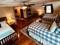 The Lake House on Otisco Lake, stunning family getaway Hotele w: Otisco
