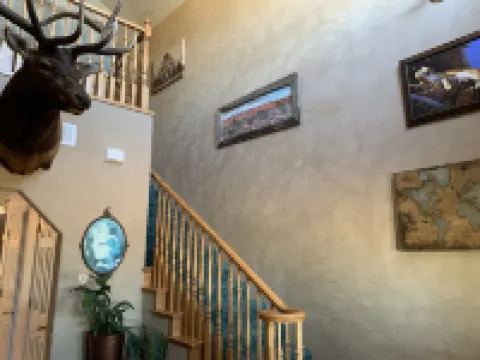 Nice secluded home with plenty of room to roam!