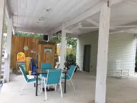 Just 200 Yards From The Beach. Pet friendly. Fenced back yard.