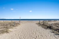 NEW TO THE MARKET - 1 block from the beach! Hotels near Blue Ocean