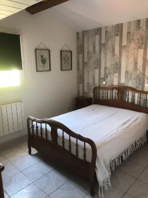 3-bedroom house with veranda, air-conditioning and attractive features.