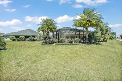 Vacation Home with luxurious pool in The Villages, Florida! Hotels near Publix Super Market at Colony Plaza