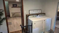 2 Bedroom, Sleeps 8-10, close to Penn State, Stadium and Downtown! HOT TUB!