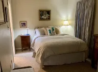 Sunshine Oaks - 1st Floor Condo w/ Pool: Golf, Swim & Casino nearby! Hotel dekat THE RED ZONE