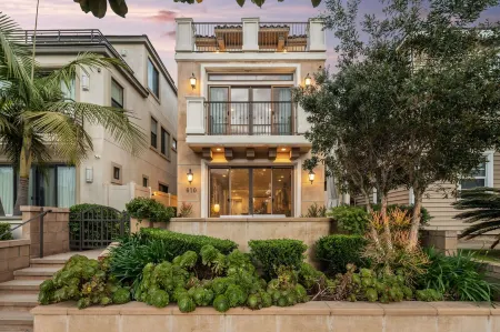 Surf, Sun &Fun! Beachside Bliss-4 Blocks to Waves