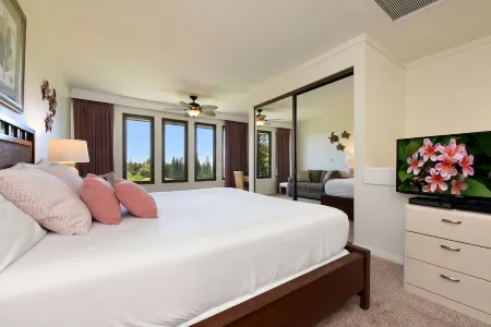 Luxury Kapalua Villa – Breathtaking Ocean & Golf Course Views, No Resort Fees! Отели рядом с достопримечательностью «Капалуа Теннис Гарден»