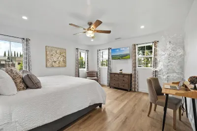 Golden Paradise POOL SPA FUN Crawford Park附近的飯店