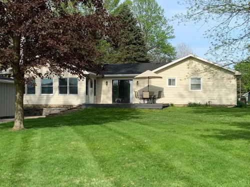 Lake Front home near Sister Lakes area.  Pontoon rental available.