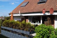 Cozy middle row house near the dike and harbor, children + dogs welcome