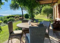 Lone standing Villa, 180 m²(1960 ft²) pool, sea view, eco friendly, EV wall box Hotels in Camaiore