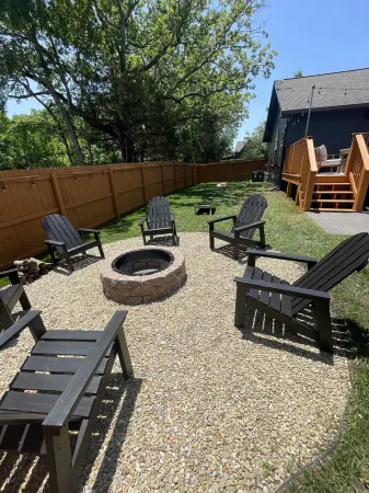 Cozy lake home Arcade Dog friendly Pool1 minute walk Lake 4 minutes drive Отели рядом с достопримечательностью «Sims Point»