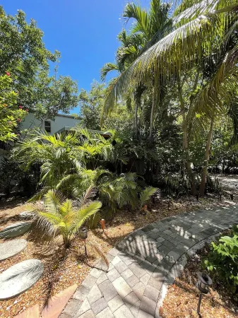 Villa Iki -Private Dock & Pool - Oceanfront 8 Guests