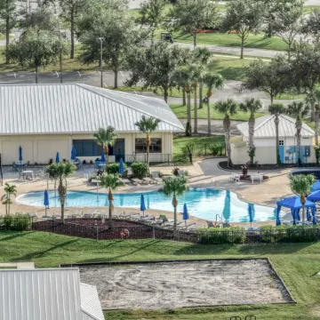 The Executive Villa @ Sun N Lake less than 1 mile to Golf Course and Hospital