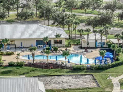 The Executive Villa @ Sun N Lake less than 1 mile to Golf Course and Hospital