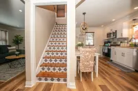 KING BED- BRAND NEW FARMHOUSE II Hotels in Cheektowaga