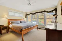 3BR w Incredible View, Hot Tub & Sauna