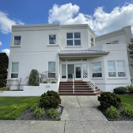 DELUXE Margate Beach Home with POOL, JACUZZI, & Spectacular Bay View - Sleeps 12