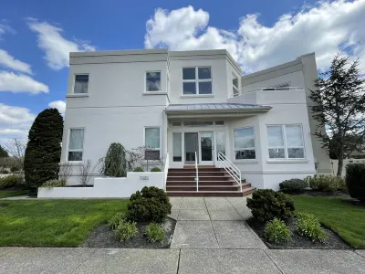 DELUXE Margate Beach Home with POOL, JACUZZI, & Spectacular Bay View - Sleeps 12 Hotels near Lucy the Elephant