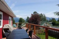 Sockeye house 420 3rd ave Large house located in downtown Accommodates up to 12
