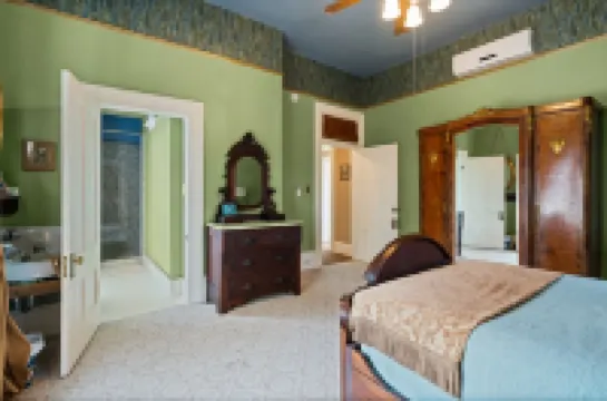 Historic Home in Downtown Oroville