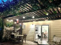 Immaculate Saint Simons Townhouse 3 Bed/2.5 Bath, Pool, 2 Bikes, Pets Welcome Hotels near Seaside Golf Course