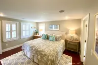 Have it all! The perfect Nantucket getaway for stunning ocean views and beaches! - 발코니